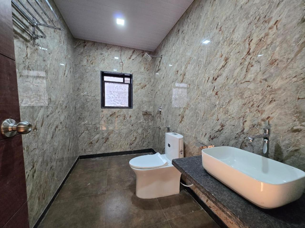 Hill View Hotel By Bil Lonavala Eksteriør billede