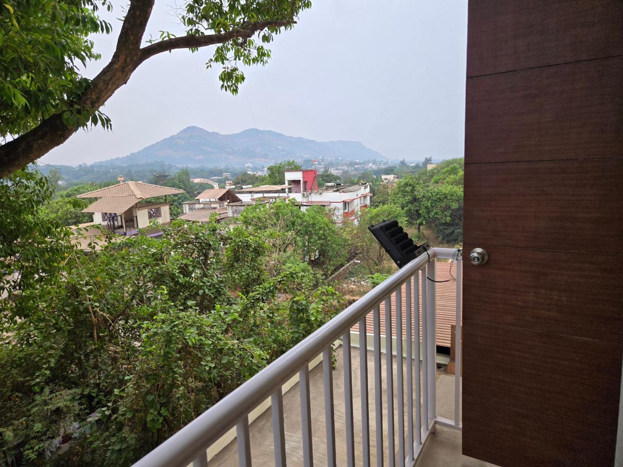Hill View Hotel By Bil Lonavala Eksteriør billede