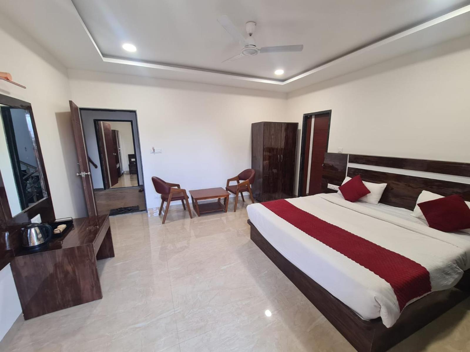 Hill View Hotel By Bil Lonavala Eksteriør billede