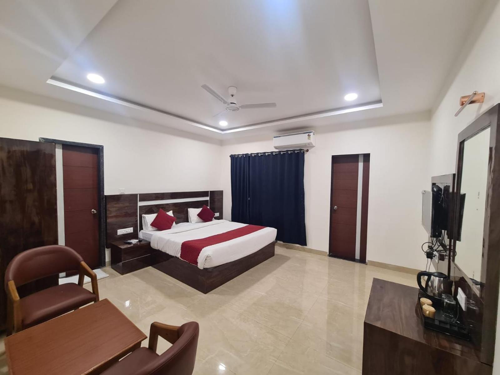 Hill View Hotel By Bil Lonavala Eksteriør billede