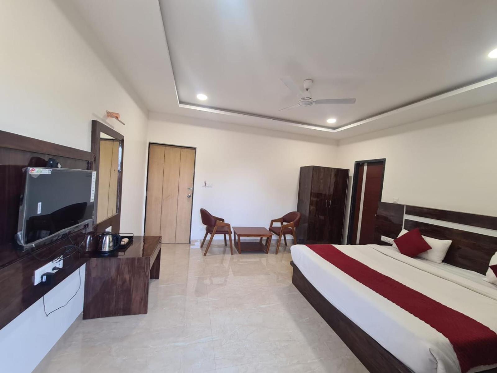 Hill View Hotel By Bil Lonavala Eksteriør billede